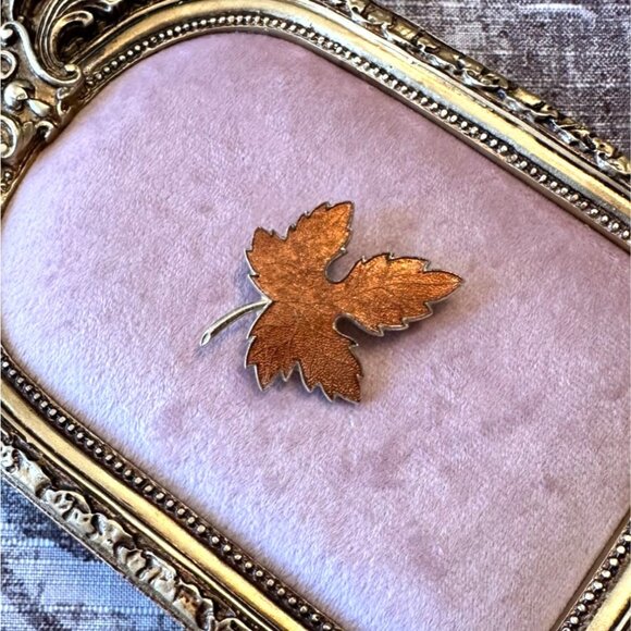 Vintage Orange Copper Maple Leaf Gold Tone Enamel Brooch Pin With Textured Back - Picture 6 of 9